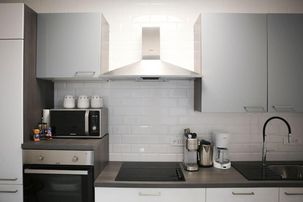 New & Luxury Apartment Tony Split Exterior photo